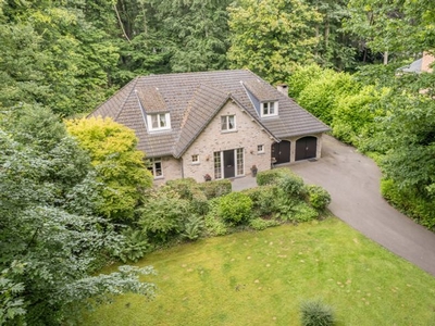 Prachtige villa op perceel van ca. 3341m² te Kapellenbos!