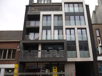 Ruim appartement met garage, zeer centraal gelegen