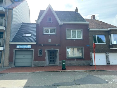 Ruim rijhuis met garage en prachtige tuin te Nieuwpoort-stad