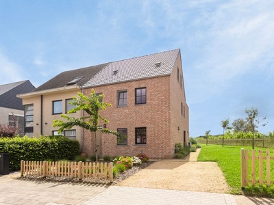 VERKOCHT door BELLES VASTGOED!