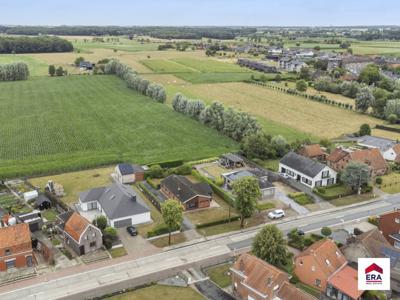 Vrijstaande en gelijkvloerse woning met 3 slaapk. op 902 m²