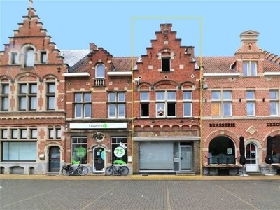 Commerciële ruimte met appartement (2 slpk) op Bonenwijk