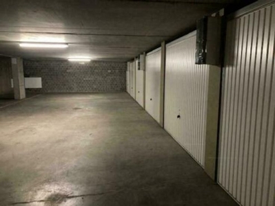 Dubbele garage/magazijn te koop in Blankenberge res Zeebos