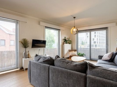 Gerenoveerd appartement met 3 slaapkamers op toplocatie