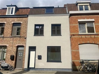 Stijlvol gerenoveerde woning in Sint-Kruis, Brugge