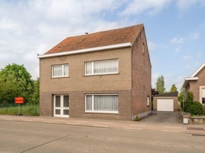 Gezinswoning met 4 slaapkamers en grote tuin te Rotselaar