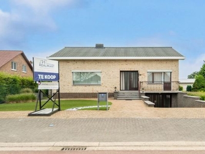 Instapklare Gelijkvloerse Woning in Bosrijk Zutendaal met...