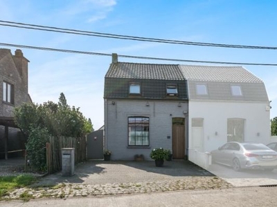 Instapklare karakter woning met zonnige tuin!