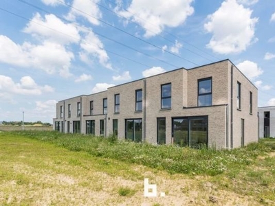 Instapklare nieuwbouwwoning met zonnige tuin