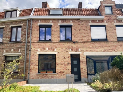 Karaktervolle woning met drie slaapkamers in Sint-Andries