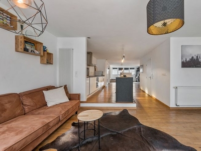 Loft (83m²) vlak bij tramverbinding in Deurne-Zuid