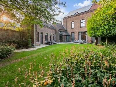 Pracht en praal in ruime herenwoning met vele mogelijkheden