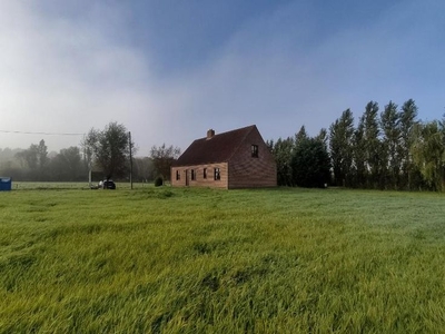 Prachtig gelegen woning met serre en groot perceel grond