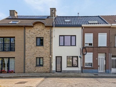 Prachtig gerenoveerde woning met garage nabij centrum Lier.