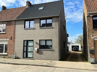 Recente nieuwbouwwoning (2020) met zonnige tuin (352m²)