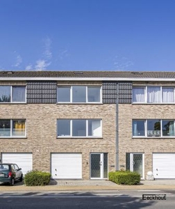 Ruime bel-étage woning met mooie tuin op gunstige locatie t