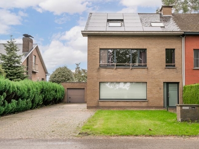 Ruime woning met vier slaapkamers