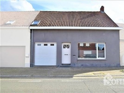 Ruime woning (tot. opp. 496m²) met 4 slaapkamers, diepe zuid