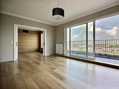 Schitterend penthouse +/- 259 m², prachtig uitzicht.