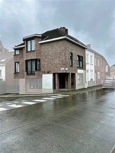 Te huur: Ruime duplexwoning met zolder en kelder