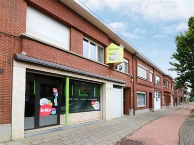 Winkelruimte en (huur)appartement met aparte ingang