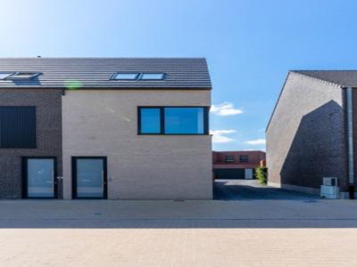 Energiezuinige nieuwbouwwoning met stadstuin & parkeerplaats