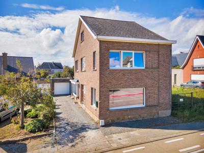 Toffe gezinswoning met tuin en garage te CENTRUM Zottegem