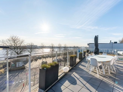 Duplex met 2 gigantische terrassen en zicht op de Schelde