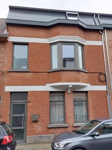 Totaal gerenoveerde BEN-woning met 4 slaapkamers!