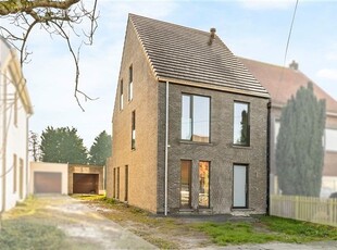 Ruime halfopen BEN-woning met 3 slaapkamers