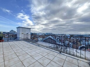 Square Marguerite- 2 bedroom Penthouse apartment and terrace