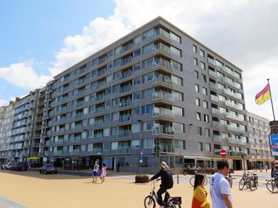 Garage hoek Northlaan- Zeedijk . In deze buurt is een