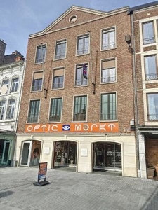 Ruim 3 slpk. appartement op de Grote Markt van Sint-Truiden