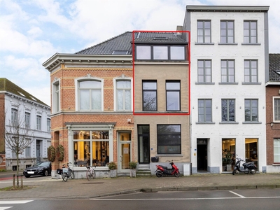 Triplex appartement met terras op TOPlocatie!