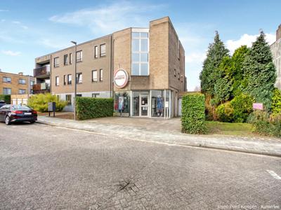 Commercieel gelijkvloers met bovenliggende duplex-woning