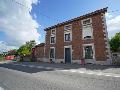 Ensemble immobilier de 4 lots!