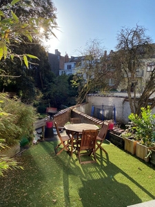 Prachtig lichtrijk appartement met groot terras te huur