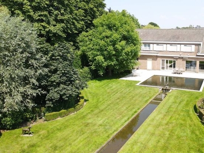 Ruime villa op 3.000 m² te koop in Diksmuide