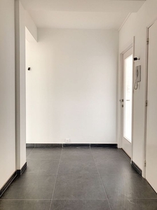 2 kamer appartement 90m² - volledig gerenoveerd