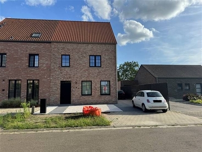 Halfopen BEN-nieuwbouwwoning met drie slaapkamers