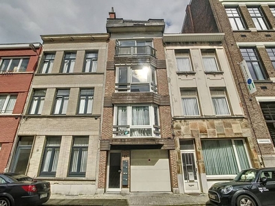 Op te frissen appartement met tuin te koop in Antwerpen