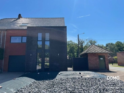 Ruime energiezuinige woning met 4 slaapkamers, tuin en gara