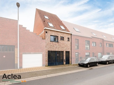 Te renoveren woning met magazijn