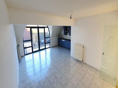 Lichtrijk appartement in centrum € 750,00