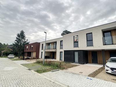 Nieuwbouw passiefwoning te Rotselaar in doorlopende straat!