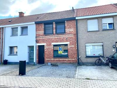 Recent gerenoveerde rijwoning met 2 slaapkamers, tuin en par