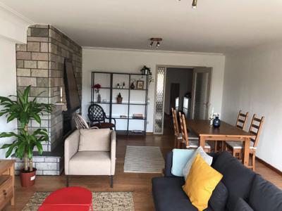 Ruim net 2-slaapkamerappartement met vlotte ontsluiting.