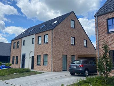 Rustig gelegen nieuwbouwwoning met 4 grote slaapkamers