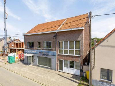 Woning met magazijn van 180m² te Bierbeek