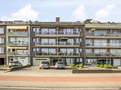 Zeer ruim 2-slaapkamerappartement met garagebox inclusief.